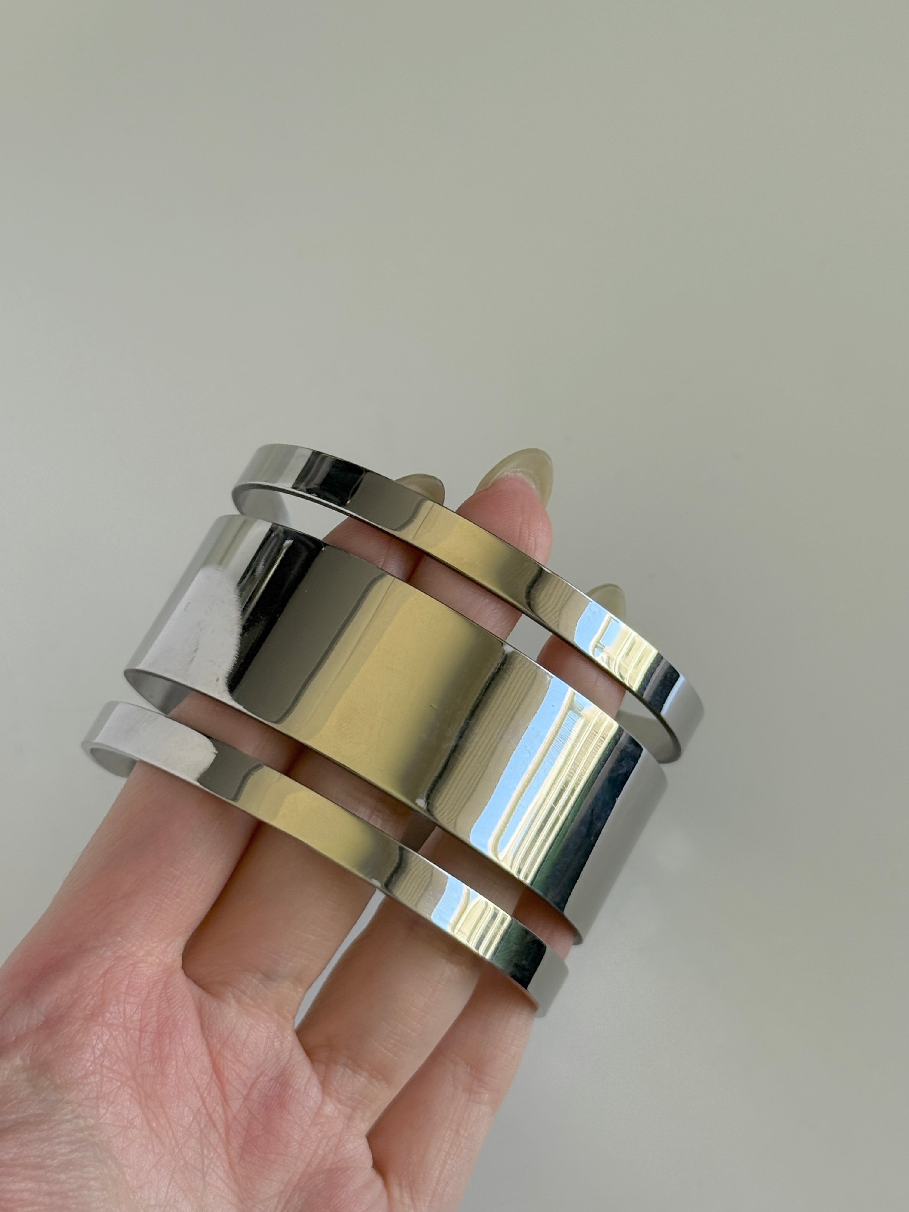 Basic Bangle B06